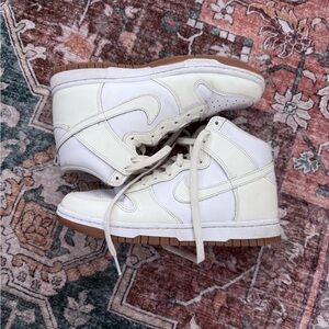 Nike Wmns Dunk High 'Sail Gum'